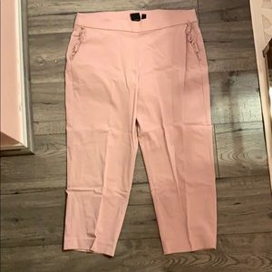 Worthington Ruffle Pocket Crop Pant